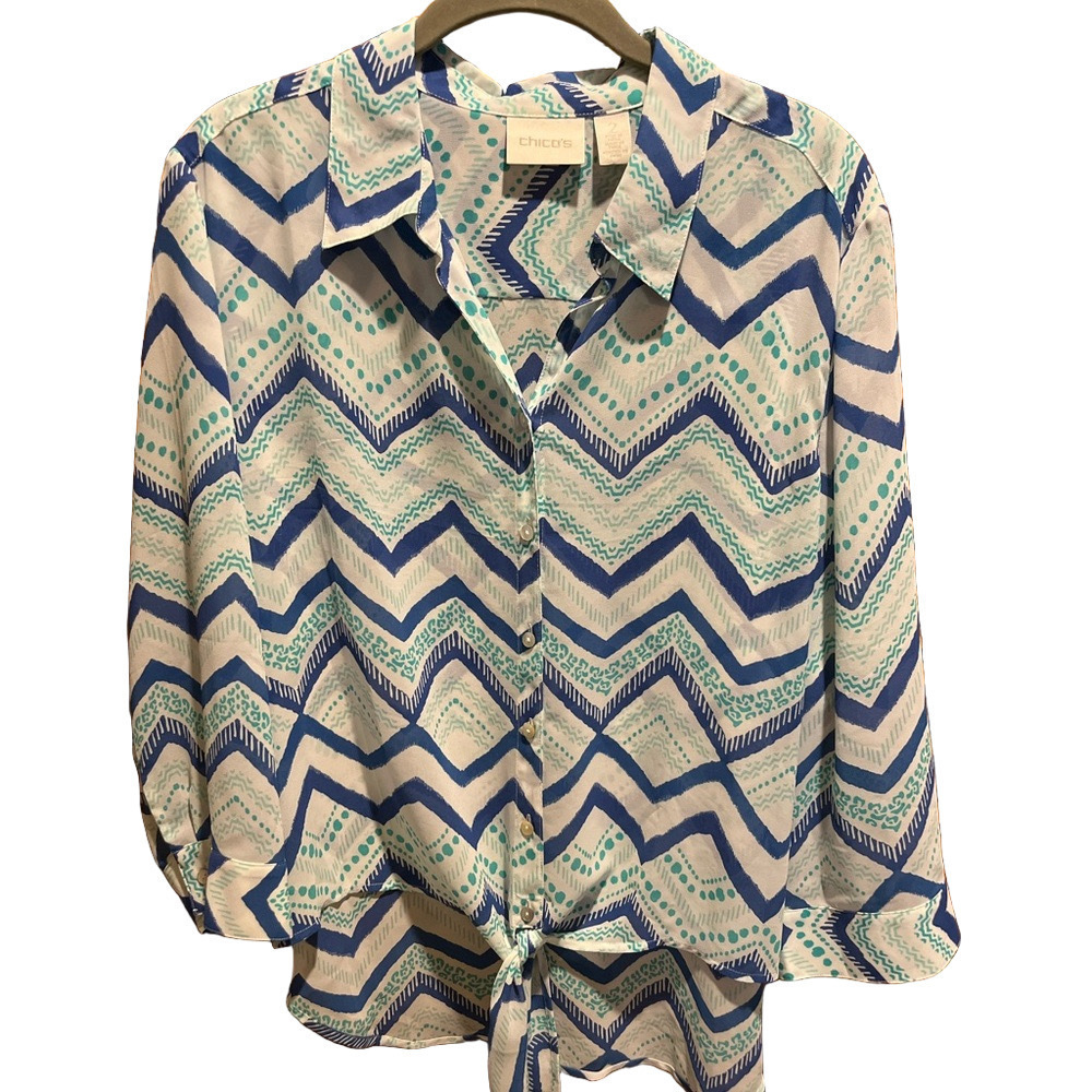 26. WOMENS CHICO’S 2/L DETAIL TOP - Picture 3 of 7